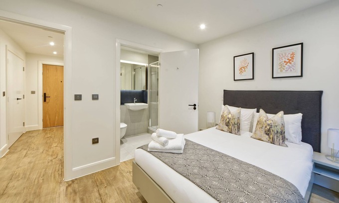 Burnt Oak Apartment | Modern Two-Bedroom Haven in Colindale