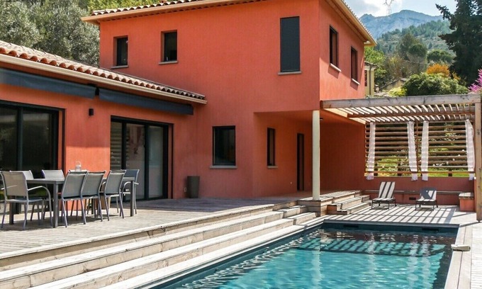 Roquevaire Villa | Modern villa near Cassis !