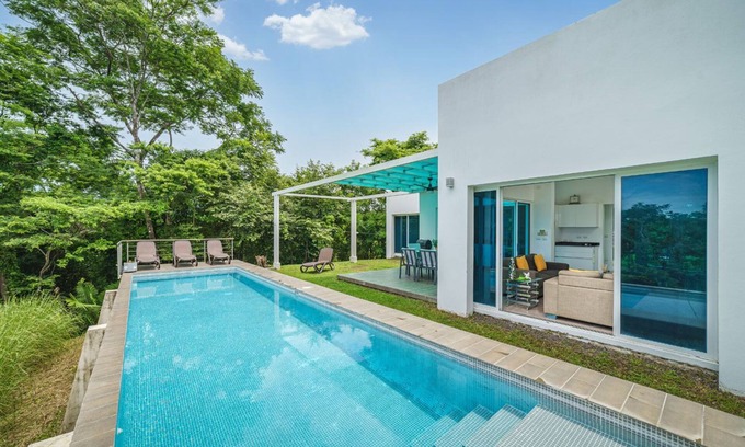 Samara Villa | Modern Villa Overlooking Samara Bay