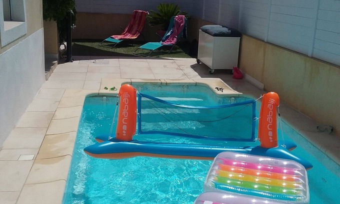 Ollioules Villa | Modern villa with private heated swimming pool in a quiet location not overlooked