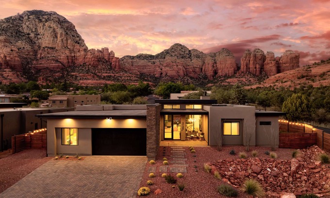West Sedona House | Modern Vortex by 5 Seasons Homestays