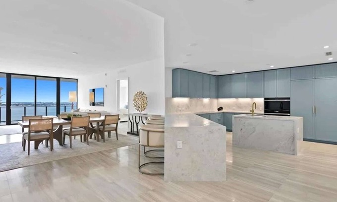 Palma Ceia Apartment | Modern Waterfront Retreat in Tampa