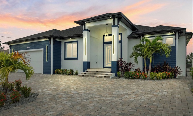 Burnt Store House | Modern West Costal Living, 4 Bedroom Dream Vacation with Private Jacuzzi Spa