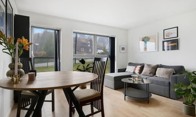 Eidsvoll Apartment | Moderne leilighet - nært flyplass - lader for elbil