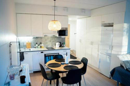 Myyrmaki Apartment | Moderni uudisyksiö pk-seudulla