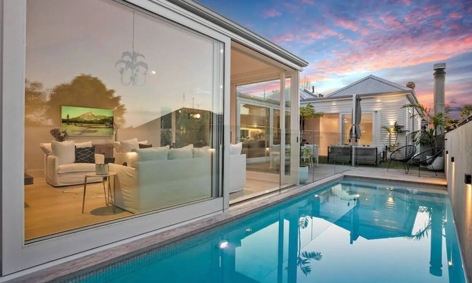 Grey Lynn Villa | Modernised Heritage Villa in Auckland