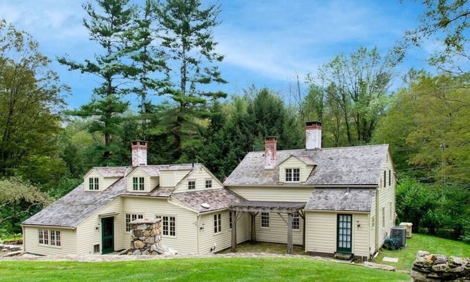 West Cornwall House | Mohawk Country Manor - Historic Manor near Hammond Beach and 5min fr Mohawk Mt S