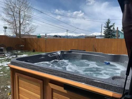 Leadville House | Mom's House - 1 block from downtown & Hot Tub