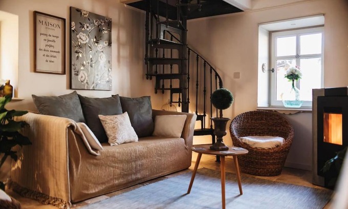 Pierreclos Apartment | 'Mon instant présent' de Miss.K Conciergerie