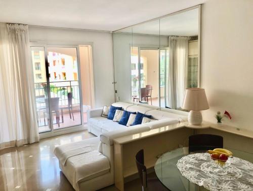 Fontvieille Apartment | Monaco, elegant & quiet renovated apartment, with terrace & pool, 15min walk to Port Hercule