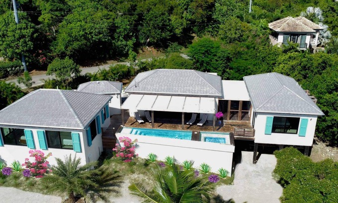 Fish Bay House | Monarch Cottage Waterfront Fish Bay, Pebble shoreline, A/C, Generator