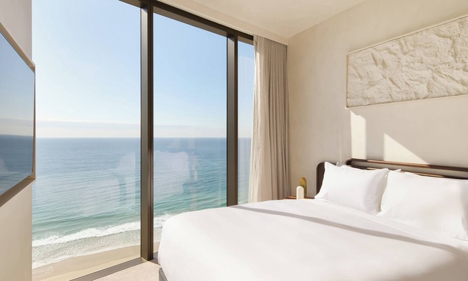 Burleigh Heads Hotel | Mondrian Gold Coast