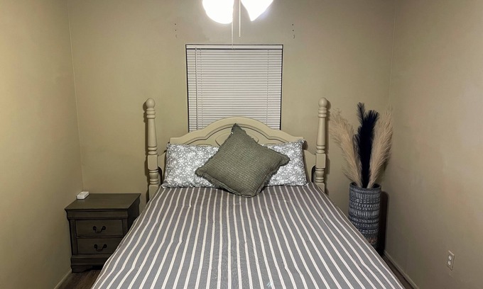 Fairview Shores Apartment | Money Saving Clean Small 1/1 Private Apartment on the Orlando Border.