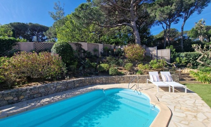 Plage de la Garonnette Villa | Mont Cabasse Comfortable holiday residence