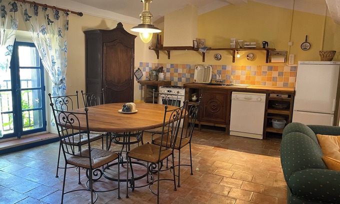 Moux Apartment | Montagne d'ALARIC C