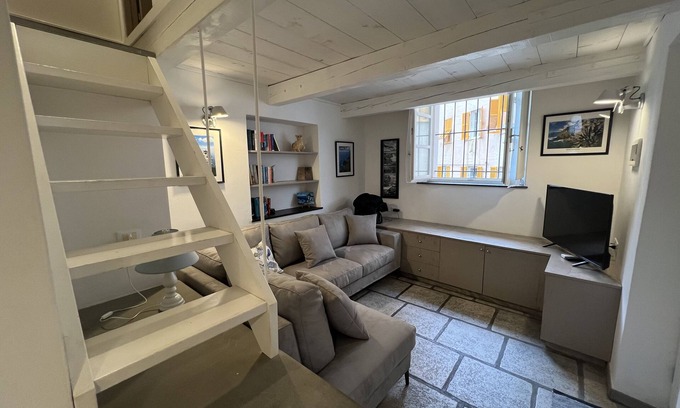 Borgo Antico House | Monterosso Al Mare: Mansion in the historic center just steps from the sea