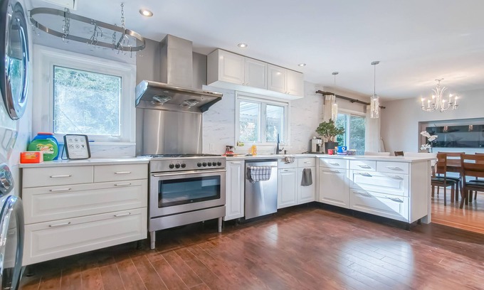 Dunbar House | [Monthly 30% OFF] Classic Luxury 3 BDR 2 BATH with Bidet House Near UBC Campus