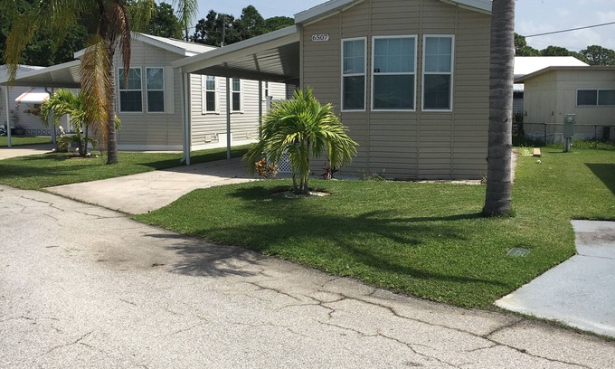 Trailer Estates House | Monthly Discounts Apply and will be reflected in your price quoten
