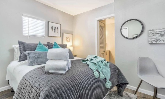 Manitou Springs Historic District Apartment | Monthly Stays at The Manitou Manse