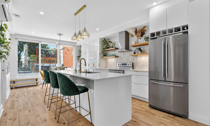 Montreal Condo | Montreal gem: 3 bedroom home in Verdun with parking across from the water/trails