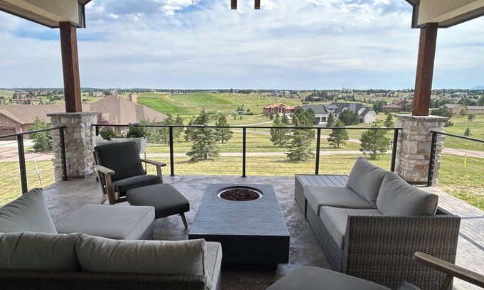 Monument House | Monument Majesty - Luxury Home w/Mountain ViewsnSpacious 4-bedroom modern house