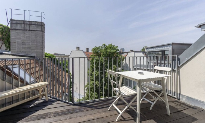 Friedrichshain Apartment | Mooeve 23 apartment in Berlin