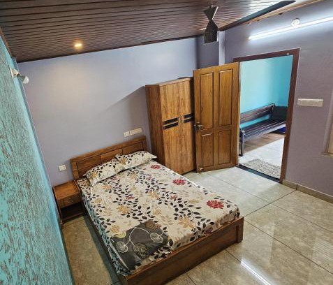 Nedumangad Hotel | Mookambika Plaza