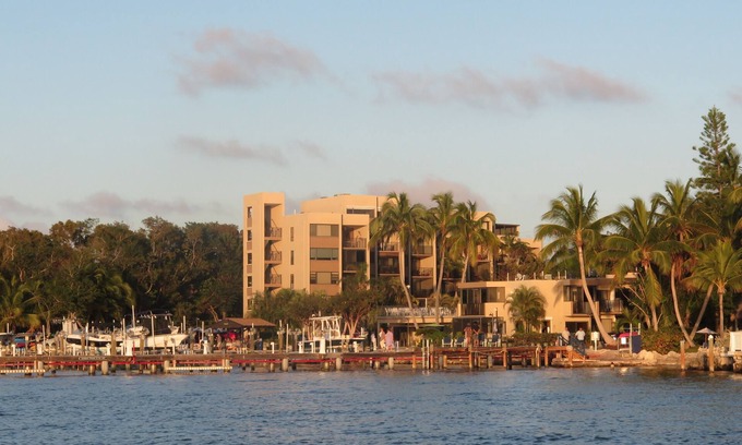 Key Largo Apartment | Moon Bay 2 Bed Condo within B Building with side sea & pool views