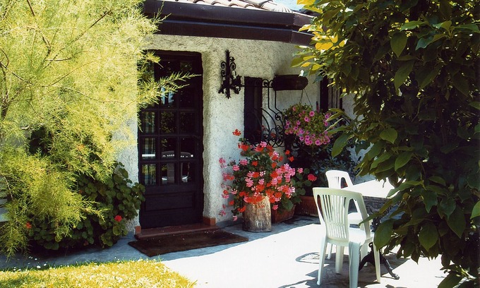 Massarosa House | Moon Nest - Apartment in villa, 10 min from the sea private garden pool