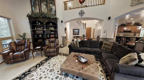 Red River House | Moon River - Secluded - Washer - Dryer - Hot Tub - WiFi - Fireplace