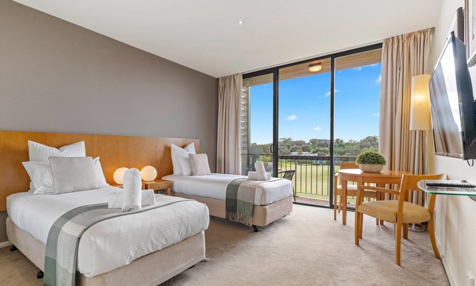 Fingal Apartment | Moonah Links Apartment 23 - Fairway Views, Golf, Hot Springs
