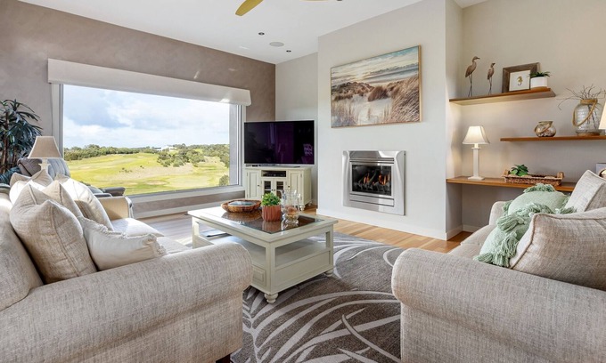 Fingal House | Moonah Links View Escape
