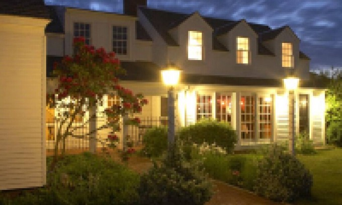 Harwich Port Hotel | Mooncussers Tavern and Inn