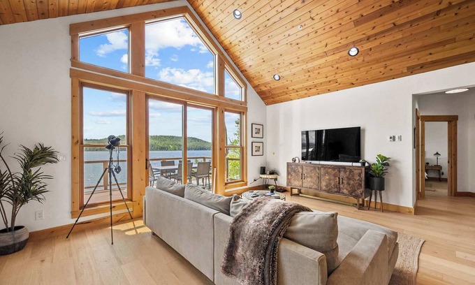 Worley House | Moonrise Trail Lodge | Incredible Views for Incredible Memories