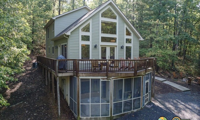 Basye Ski Chalet | Moonshine Mountain | Hot tub & fire pit | Bryce Resort