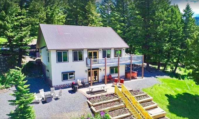 Island Park House | ⛰️Moose Ridge⛰️ Unbeatable Views‼ Close to Yellowstone ~ Game Room 🎮 Hot tub💧