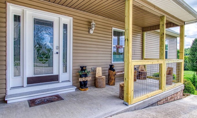 Sevierville House | Moose Tracks @ HoneyBearCabins