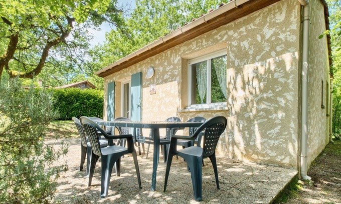 Salignac-Eyvignes House | Morille - Family House with Shared Heated Pool in the Heart of the Périgord Noir