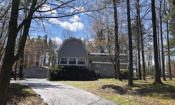 Town of Milo House | Morning Dove-Seneca/Keuka-Countryside-Hot Tub-WineTrail-Pets, Scenic Wooded Lot-Babbling Brook