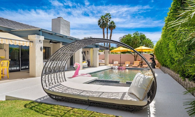 Bermuda Dunes House | Moroccan Oasis | Salt Pool, Spa, Firepit, Game room