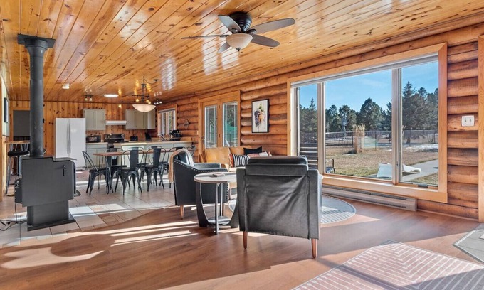 Custer Apartment | Moss Rock Aviator`s Haven