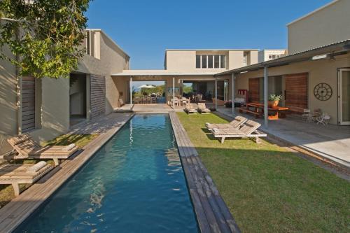 Voelklip Hotel | Mosselberg on Grotto Beach