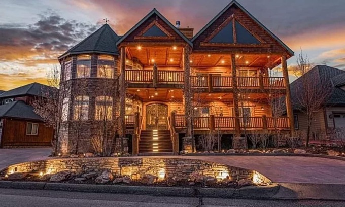 North Estates House | 🐻 Most Luxe Estate in BigBear! 🏔️ 6k ft, 6b7br, sleep10🏰