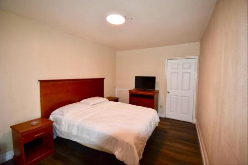 Baytown Hotel | Motel 19 By Capital O Baytown I-10