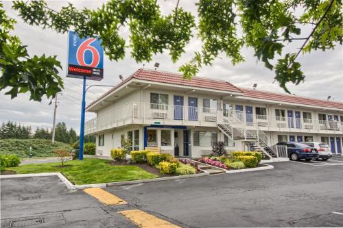 Paine Field-Lake Stickney Hotel | Motel 6-Everett, WA - South