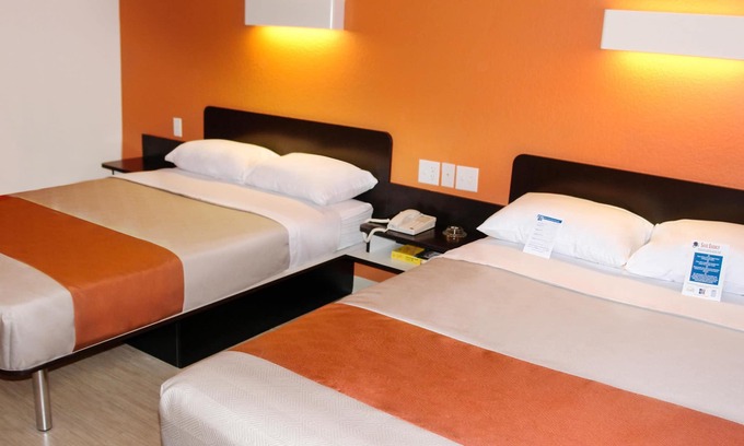 South Oklahoma City Hotel | Motel 6 Oklahoma City, OK - Airport East