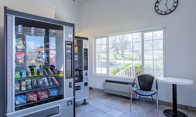 Pendleton Hotel | Motel 6 Pendleton, OR - West