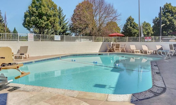 Creston - Kenilworth Hotel | Motel 6 Portland, OR - Central