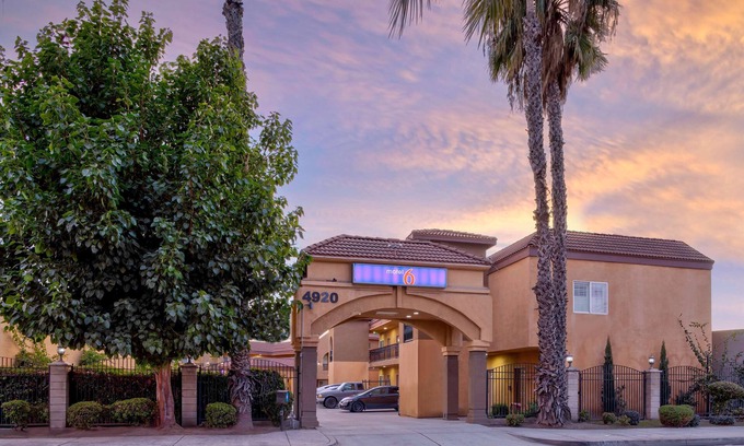 South Gate Hotel | Motel 6 South Gate, CA