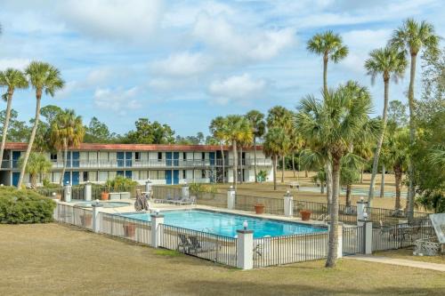 Weeki Wachee Hotel | Motel 6-Spring Hill, FL - Weeki Wachee